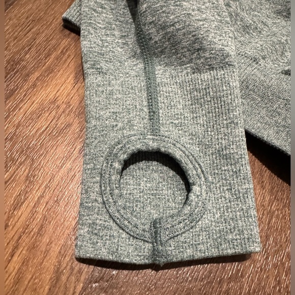 Onset Seamless Cropped Athletic Jacket Heathered Sage Green Size Medium - Picture 6 of 9